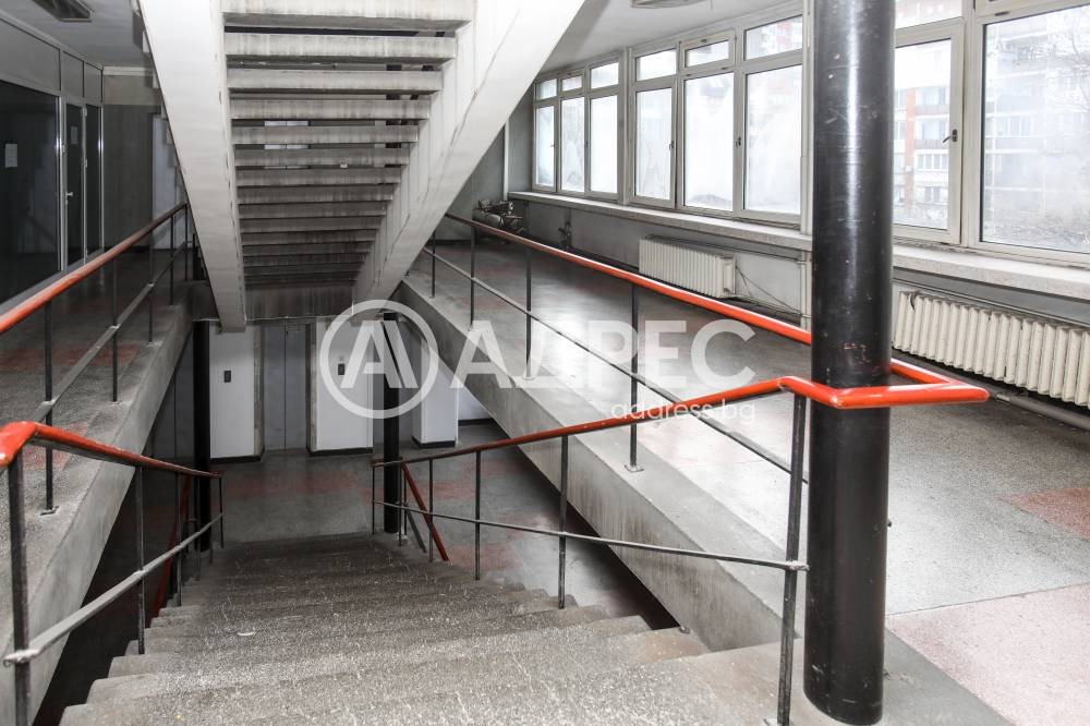 Продава ОФИС, гр. София, Зона Б-19, снимка 10 - Офиси - 53703177