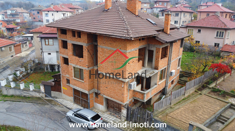 Продава МНОГОСТАЕН в област Пазарджик, гр. Панагюрище - 130 кв.м / 80 000 € » 156 466.40 лв., ХОУМЛЕНД