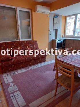Продава 3-стаен град Пловдив Център - [1] 