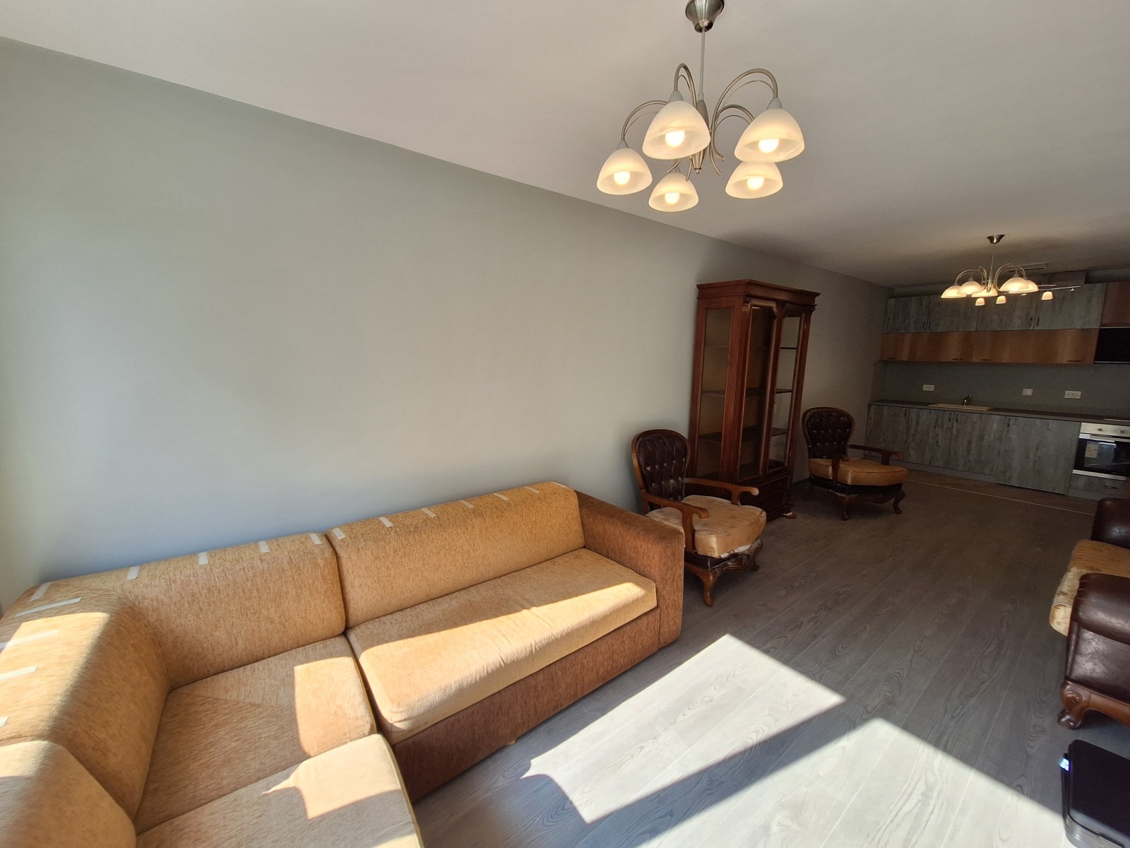Продава 2-СТАЕН, гр. Велико Търново, Център, снимка 2 - Апартаменти - 52602999