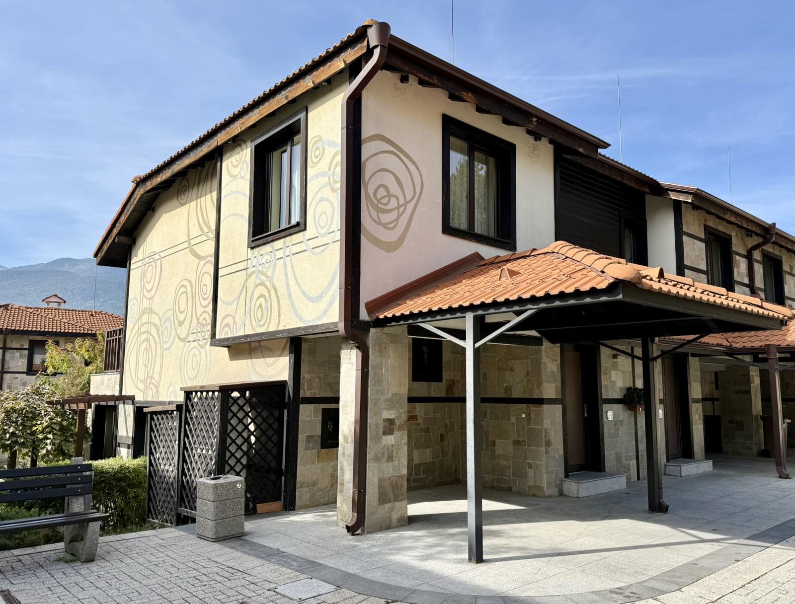 Продава  Вила област Благоевград , гр. Добринище , 117 кв.м | 51701289