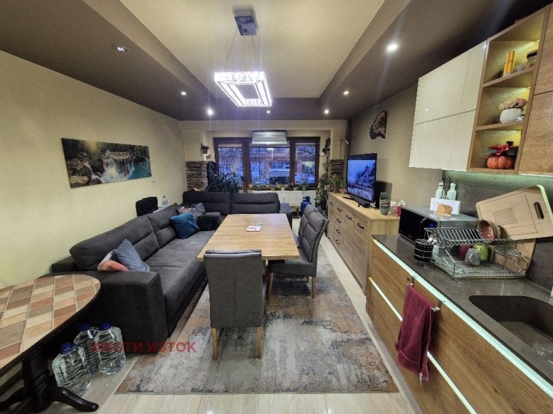 Продава 3-СТАЕН, град Перник, Изток • 160000 € / 312932.80 лв. • 27595567 1