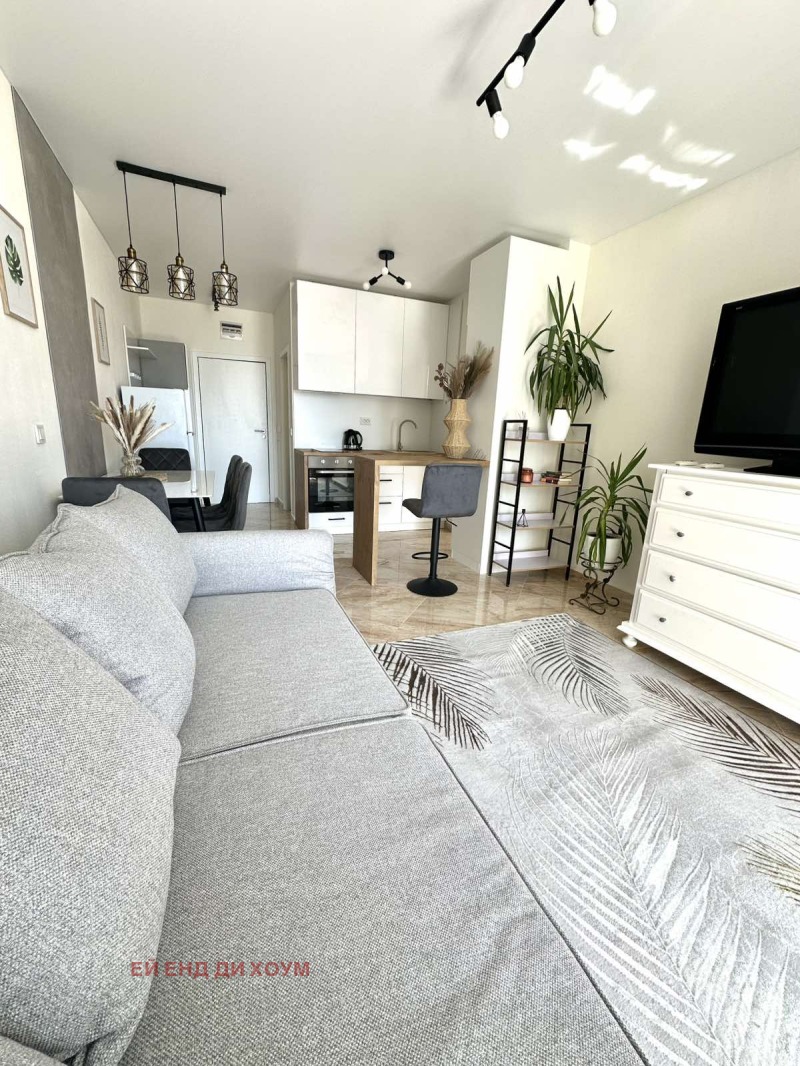 Продава  2-стаен, област Бургас, гр. Свети Влас •  105 000 EUR • ID 48317452 — holmes.bg - [1] 
