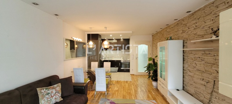 Продава 3-СТАЕН, гр. София, Изгрев, снимка 2 - Апартаменти - 53416094