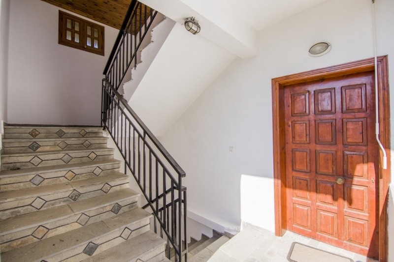 Продава КЪЩА, гр. Бургас, Център, снимка 8 - Къщи - 54471119