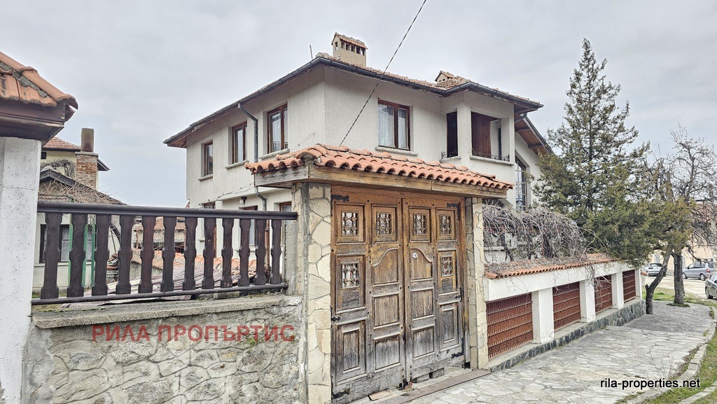 Продава КЪЩА, с. Костенец, област София област