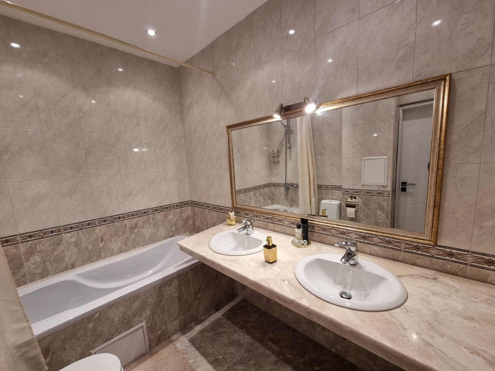 Продава МНОГОСТАЕН, гр. София, с. Панчарево, снимка 9 - Апартаменти - 53902850