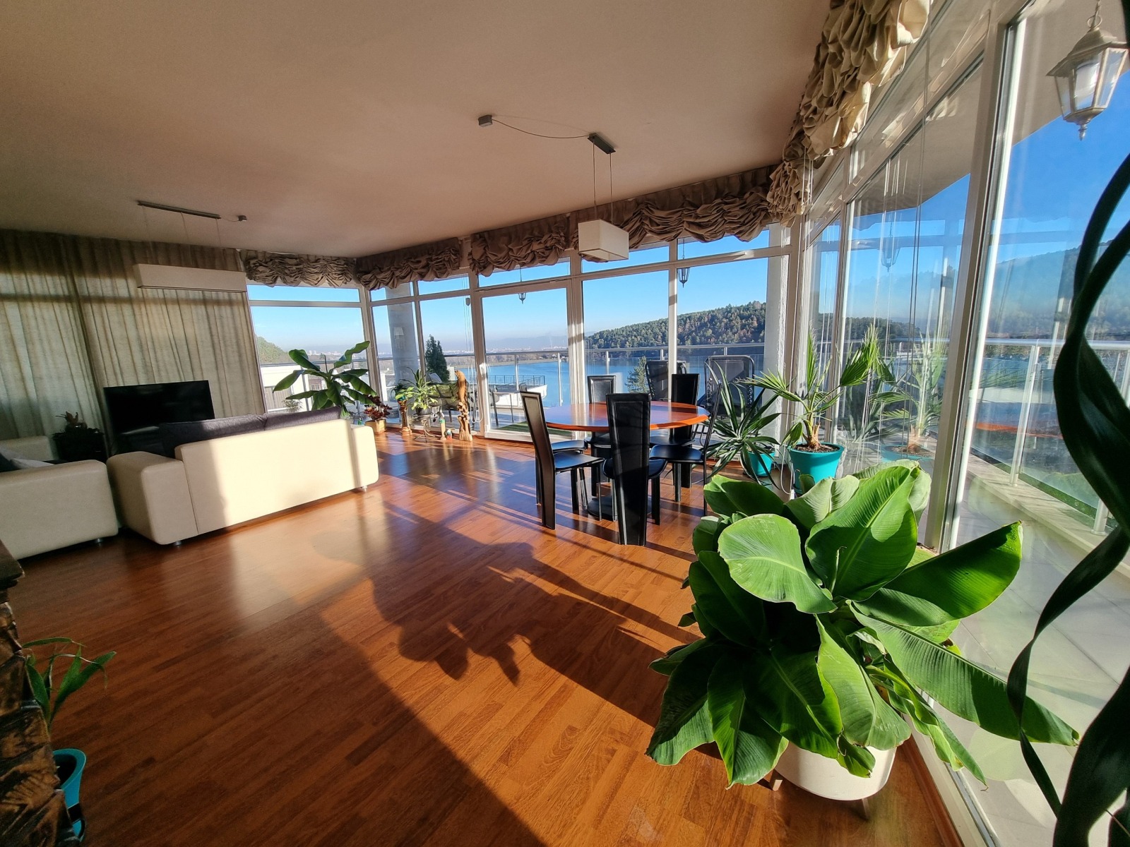 Продава МНОГОСТАЕН, гр. София, с. Панчарево, снимка 2 - Апартаменти - 53902850