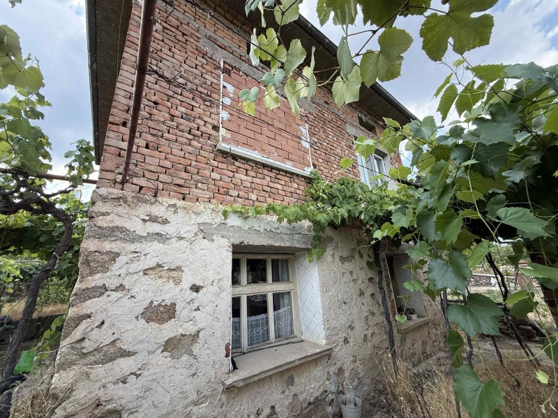 Продава КЪЩА, гр. Карлово, област Пловдив, снимка 3 - Къщи - 52587972