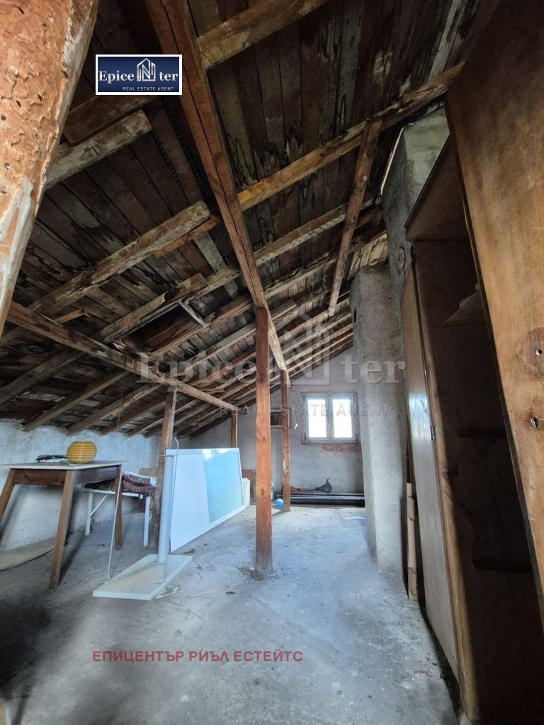 Продава КЪЩА, с. Люлин, област Перник, снимка 7 - Къщи - 54159680