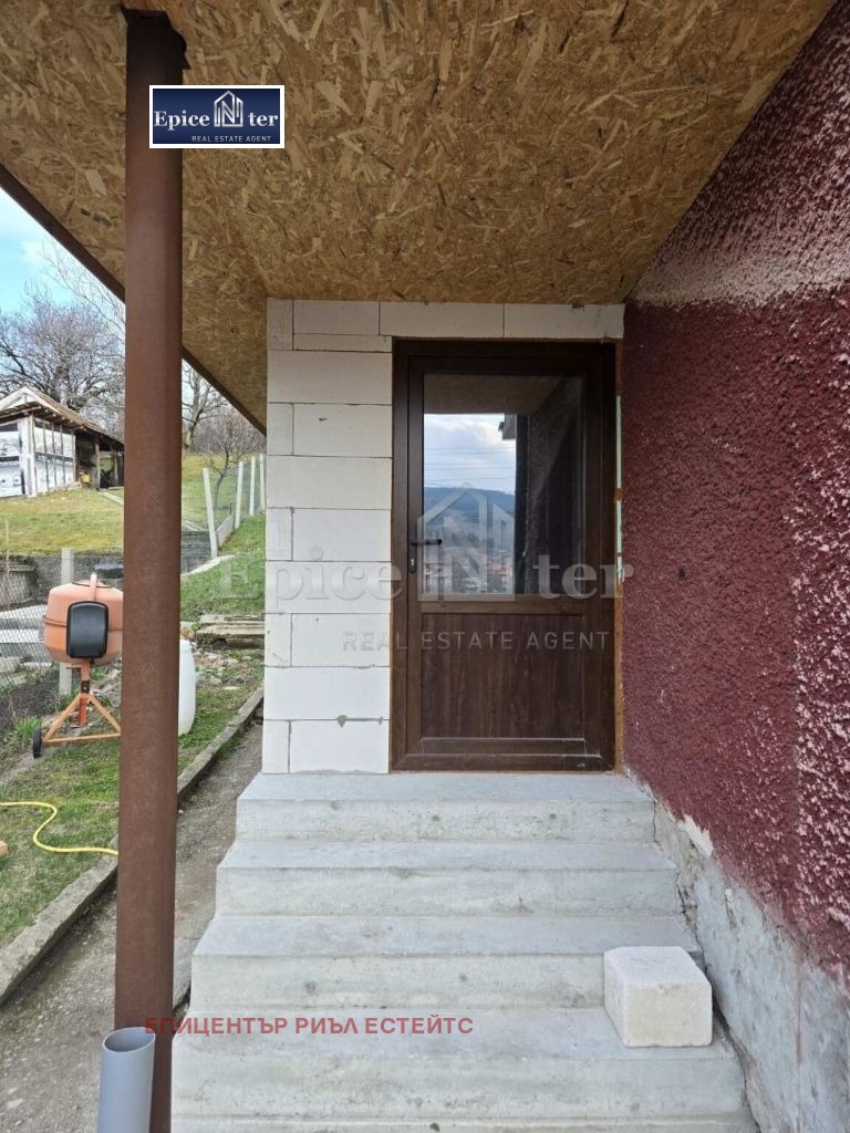 Продава КЪЩА, с. Люлин, област Перник, снимка 2 - Къщи - 54159680