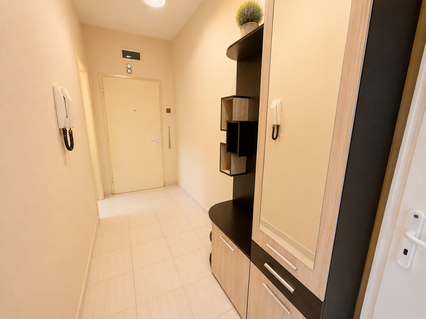 Продава 3-СТАЕН, гр. Варна, Център, снимка 17 - Апартаменти - 52985706