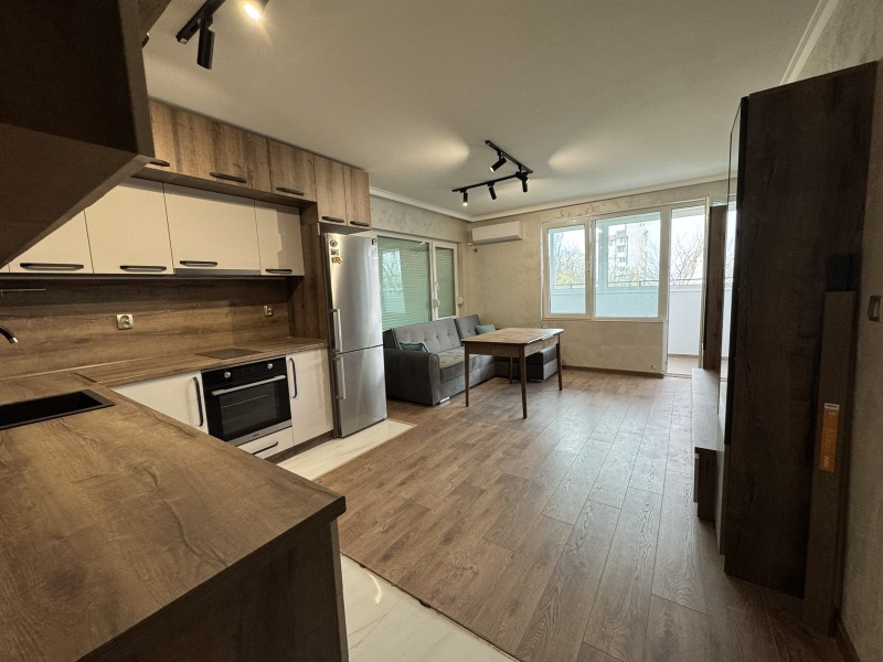 Продава 3-СТАЕН, гр. Велико Търново, Зона Б, снимка 3 - Апартаменти - 52753016