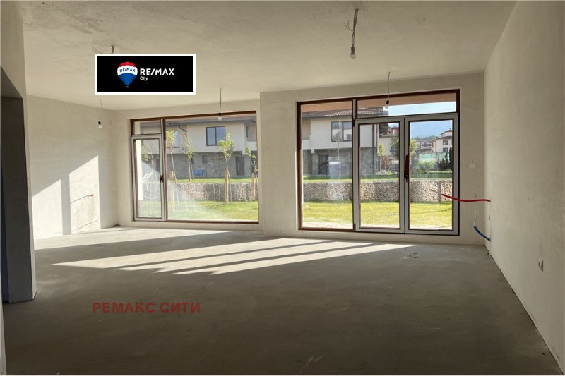 Продава  Къща град София , м-т Камбаните , 276 кв.м | 29453413