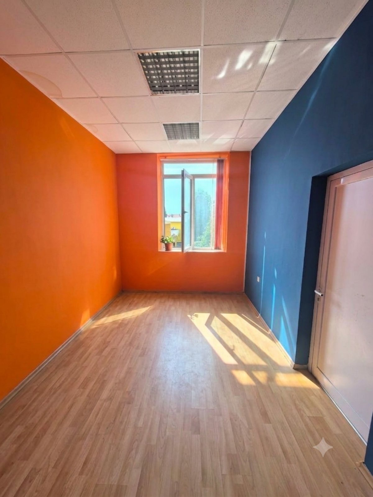 Продава ОФИС, гр. София, Летище София, снимка 2 - Офиси - 55146458