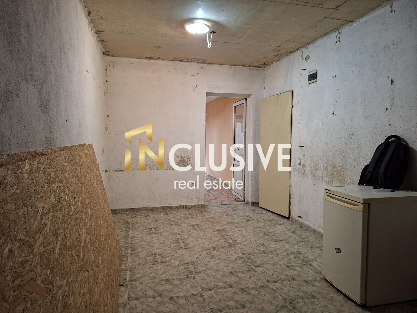 Продава ГАРАЖ, ПАРКОМЯСТО, гр. Варна, Център, снимка 5 - Гаражи и паркоместа - 54118705