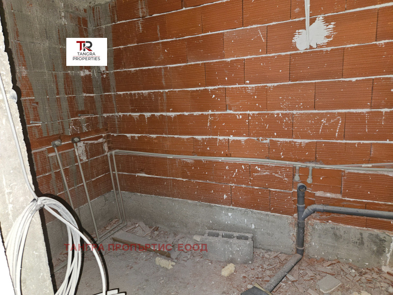 Продается  1 спальня Перник , Изток , 74 кв.м | 62928914