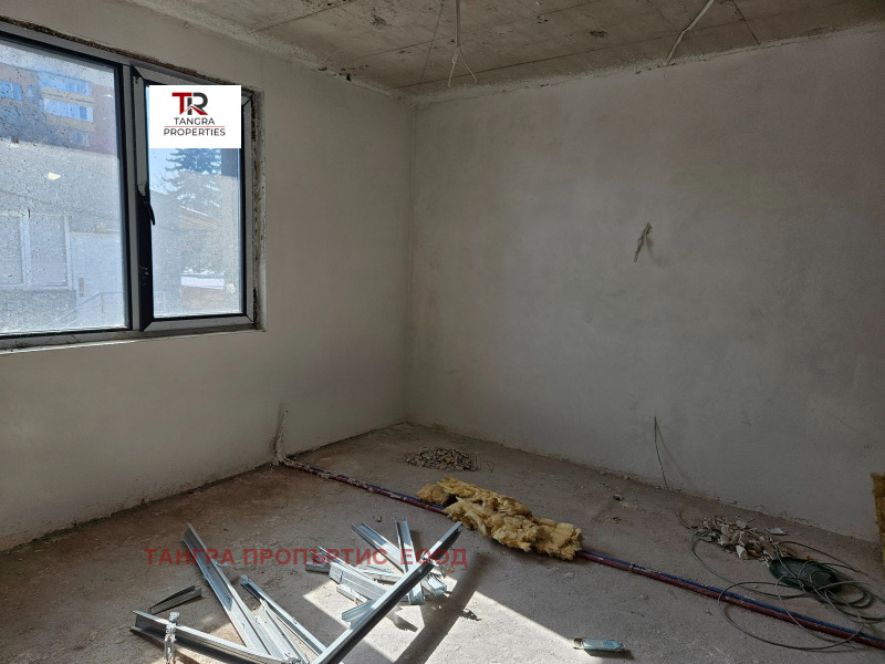 Продается  1 спальня Перник , Изток , 74 кв.м | 62928914 - изображение [3]