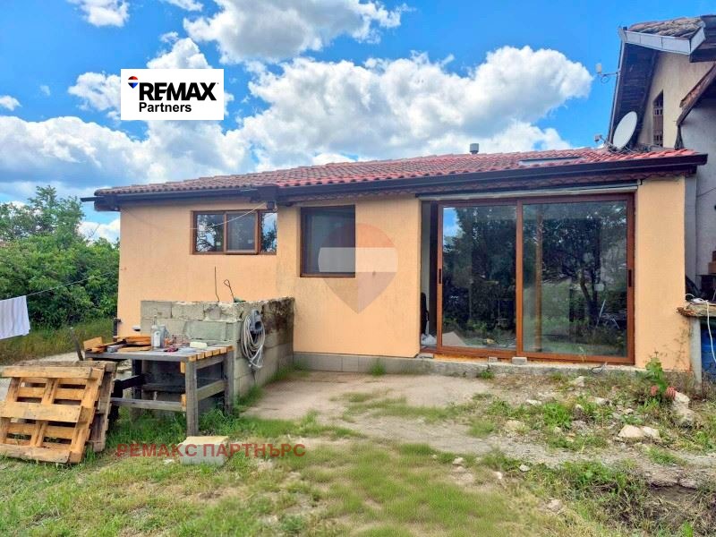 Продава КЪЩА, гр. Аксаково, област Варна, снимка 16 - Къщи - 54773782
