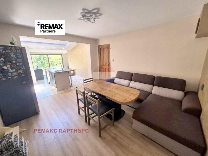 Продава КЪЩА, гр. Аксаково, област Варна, снимка 2 - Къщи - 54773782