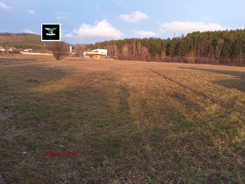 Продава  Парцел, град София, с. Локорско •  570 000 EUR • ID 15251114 — holmes.bg - [1] 