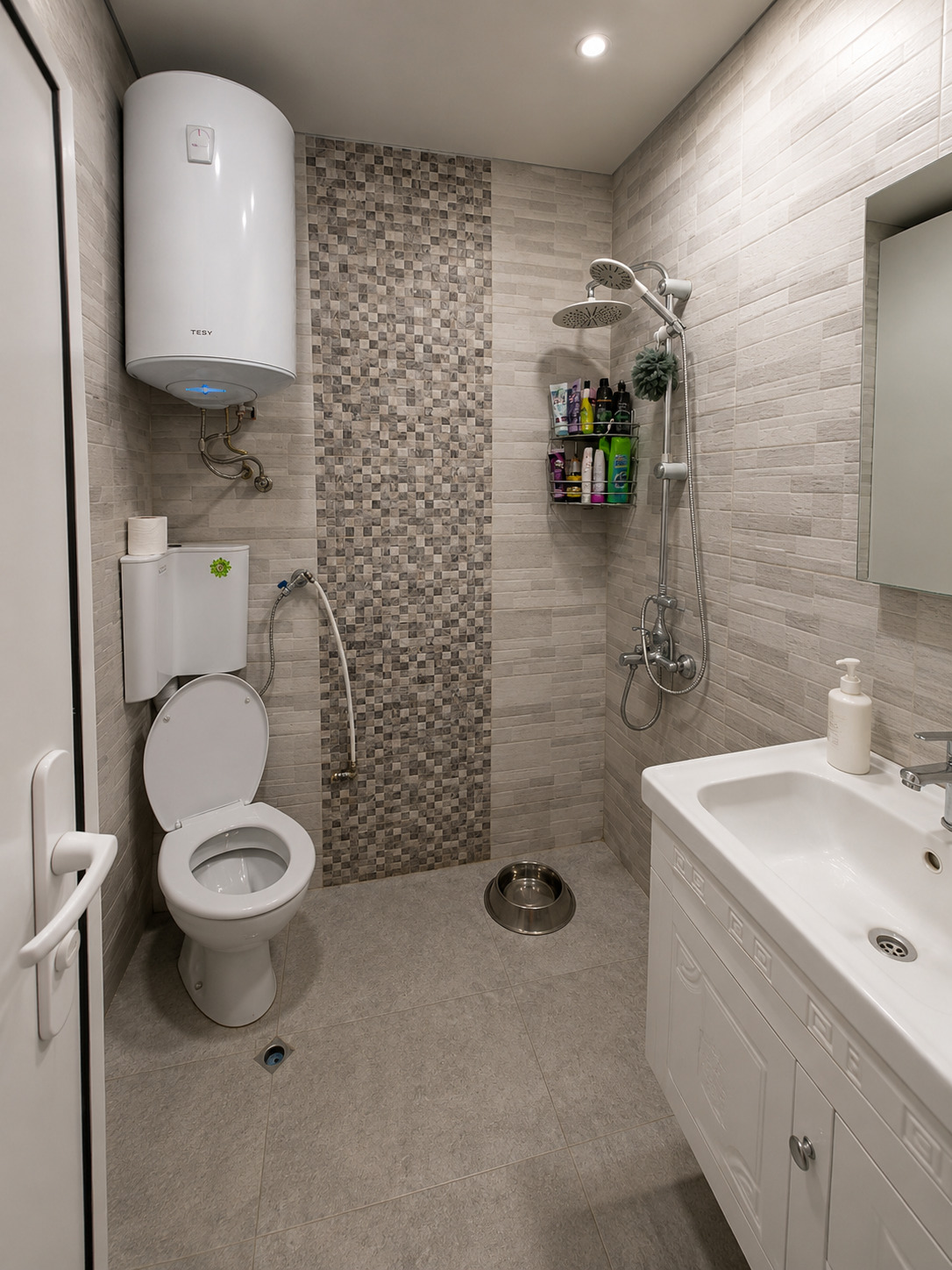 Продава ЕТАЖ ОТ КЪЩА, гр. Шумен, Пожарната, снимка 5 - Етаж от къща - 54607622