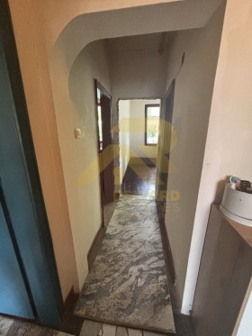 2 quartos Monte Karlo, Pernik