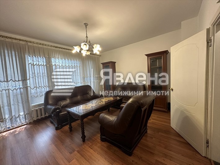 Продава 2-СТАЕН, гр. Пловдив, Изгрев, снимка 2 - Aпартаменти - 49550204