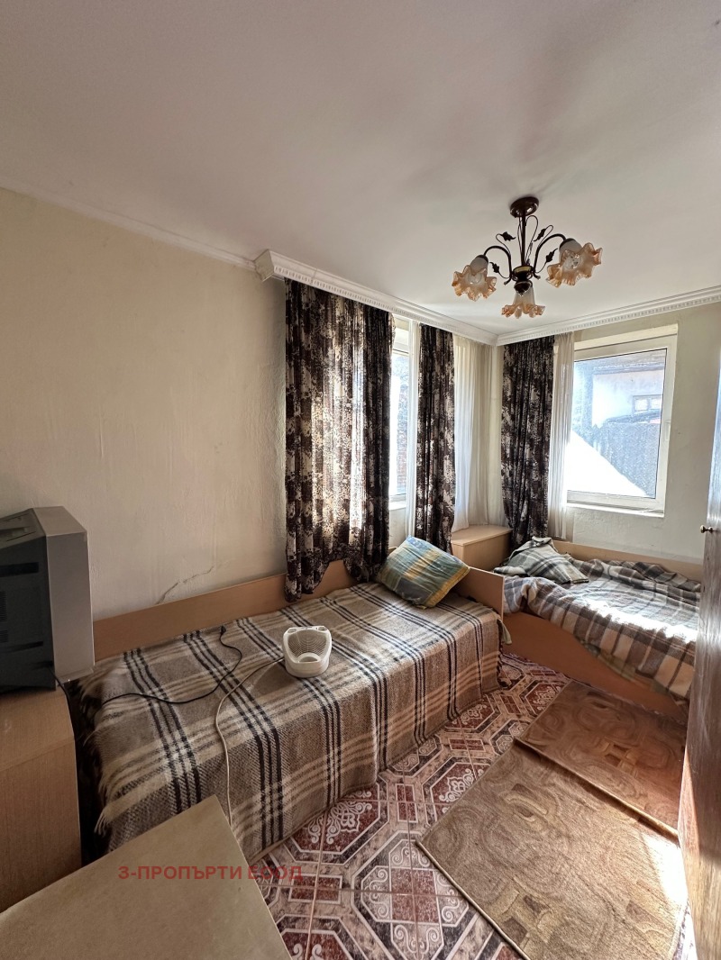 Продава КЪЩА, гр. Добринище, област Благоевград, снимка 8 - Къщи - 52431366