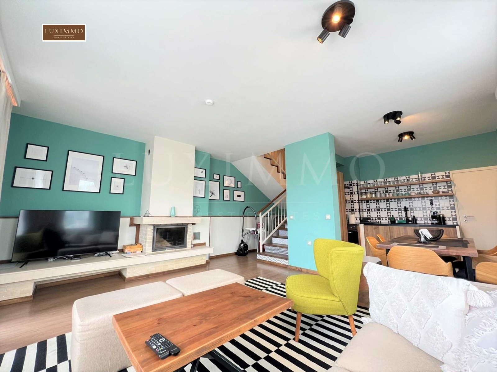 Продава КЪЩА, гр. Добринище, област Благоевград, снимка 2 - Къщи - 49254531