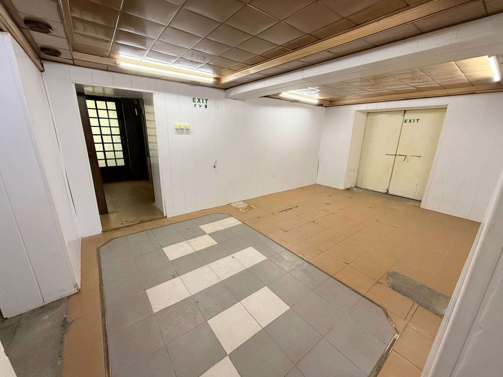 Продава ЗАВЕДЕНИЕ, гр. Пловдив, Прослав, снимка 6 - Заведения - 56132652
