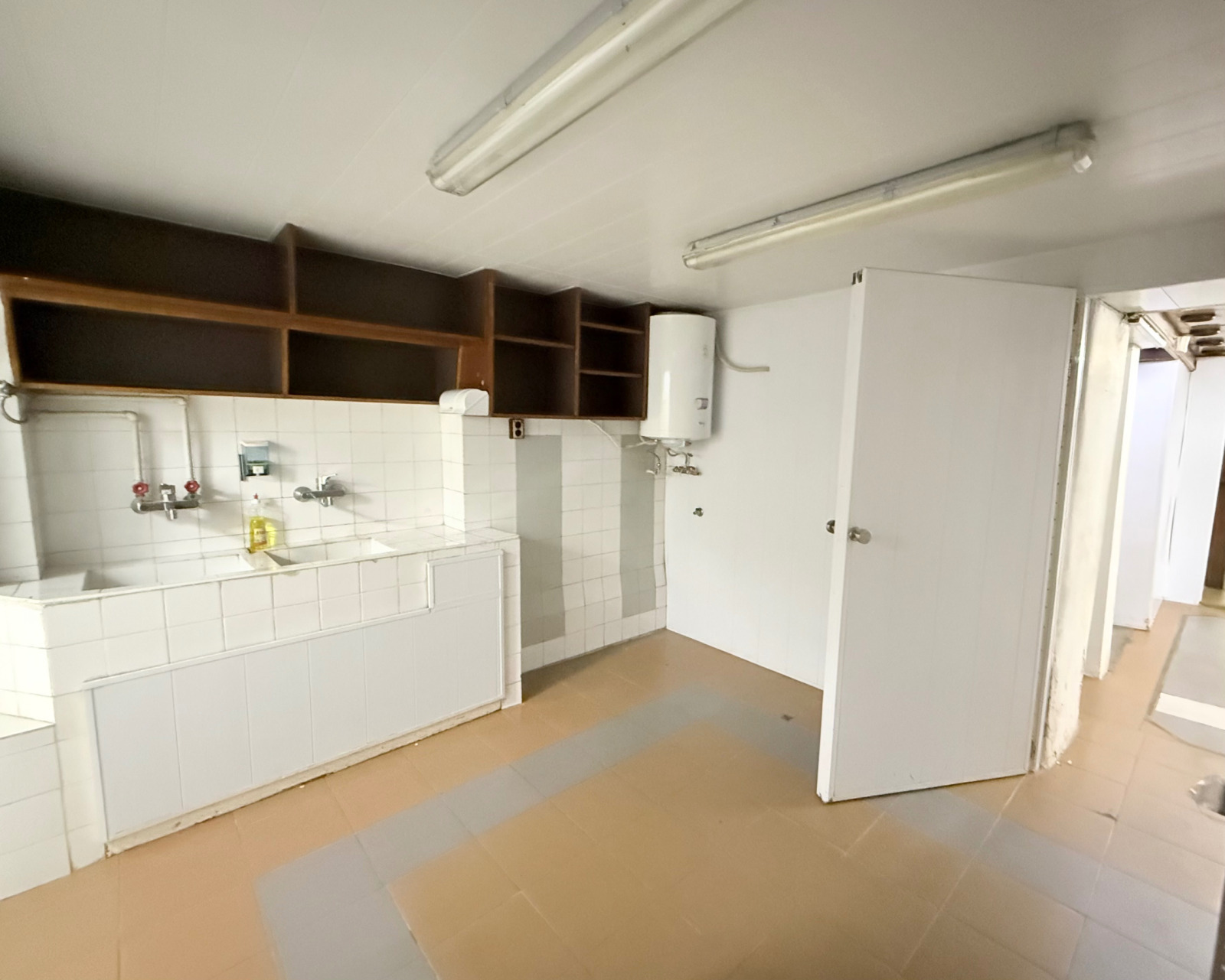 Продава ЗАВЕДЕНИЕ, гр. Пловдив, Прослав, снимка 7 - Заведения - 56132652