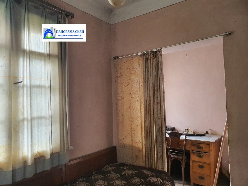 Продава КЪЩА, гр. Ловеч, Център, снимка 4 - Къщи - 52319085