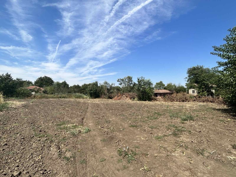Продава ПАРЦЕЛ в област Велико Търново, с. Караисен - 4000 кв.м / 12 782.30 € » 25 000 лв., НОВ ДОМ ВТ