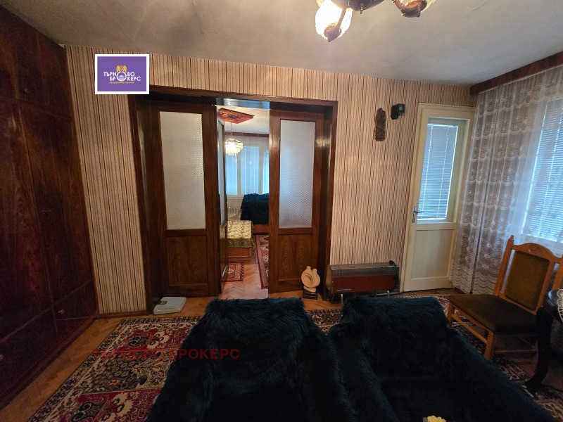 Продава 4-СТАЕН, гр. Велико Търново, Център, снимка 2 - Апартаменти - 52703900