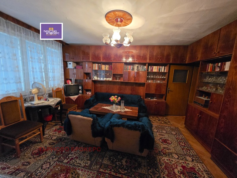 Продава 4-СТАЕН, гр. Велико Търново, Център, снимка 3 - Апартаменти - 52703900