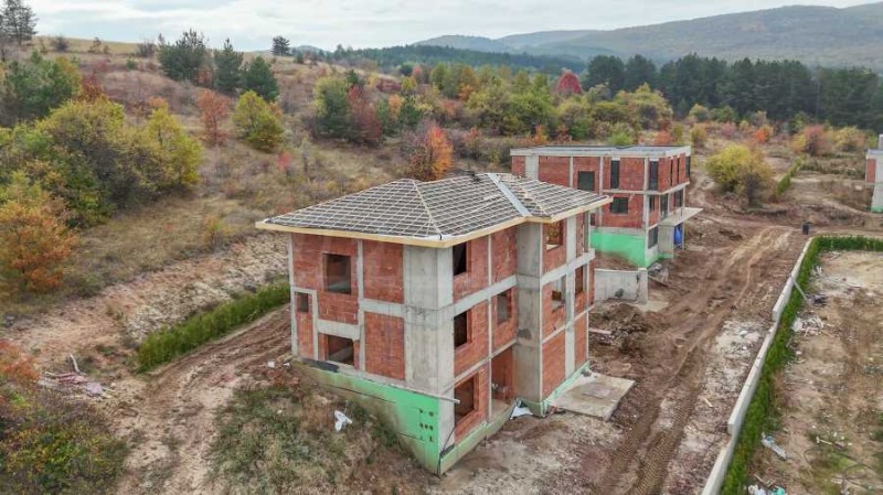 Продава КЪЩА в област София, с. Нови хан - 340 кв.м / 681 600 € » 1 333 093.73 лв., СУПРИММО - ГЛАВЕН ОФИС