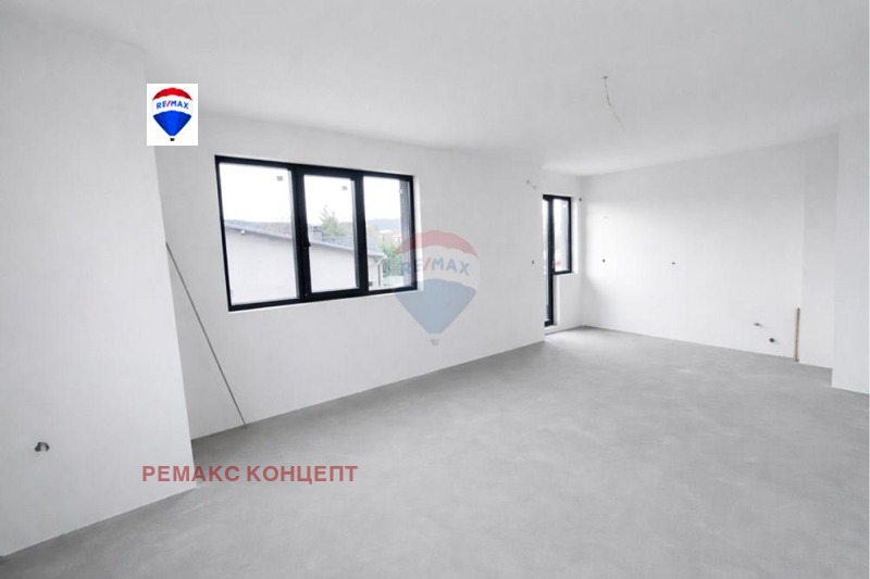 Продава 3-СТАЕН в град Шумен, Пазара - 100 кв.м / 150 000 € » 293 374.50 лв., РЕМАКС КОНЦЕПТ