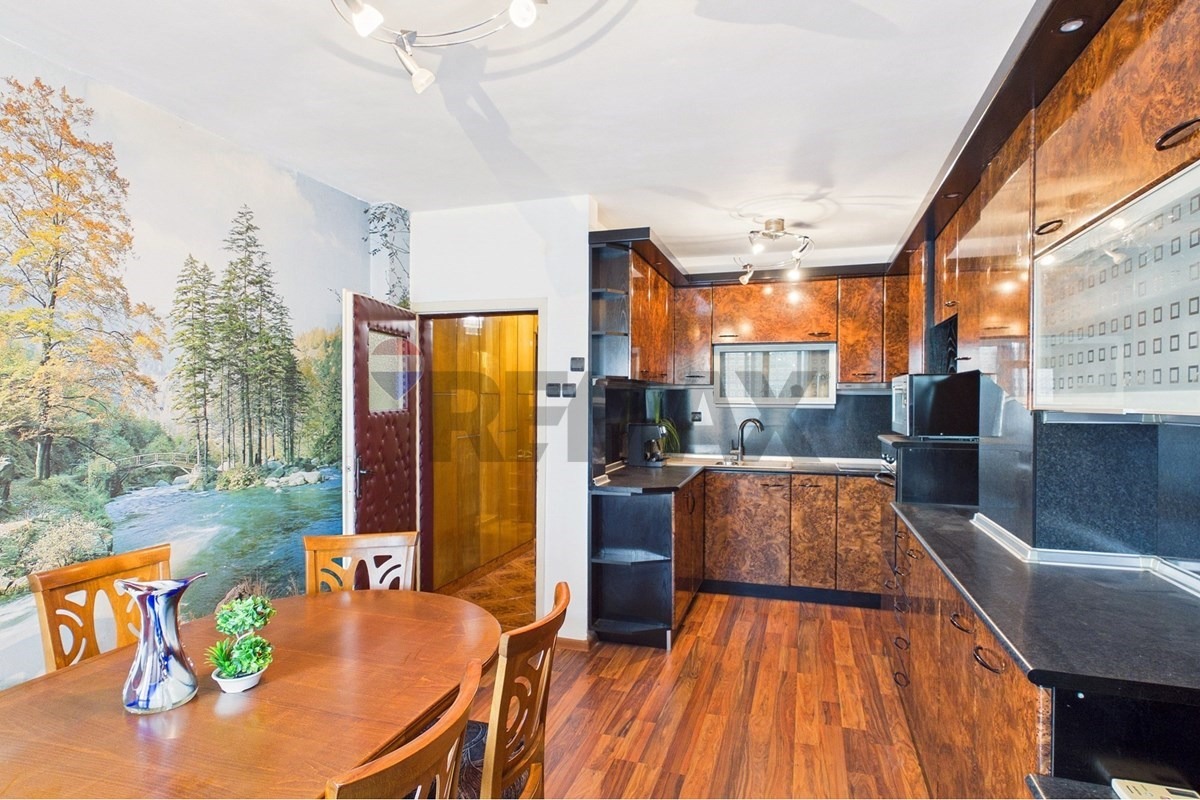 Продава 4-СТАЕН, гр. Варна, Колхозен пазар, снимка 2 - Апартаменти - 55843038