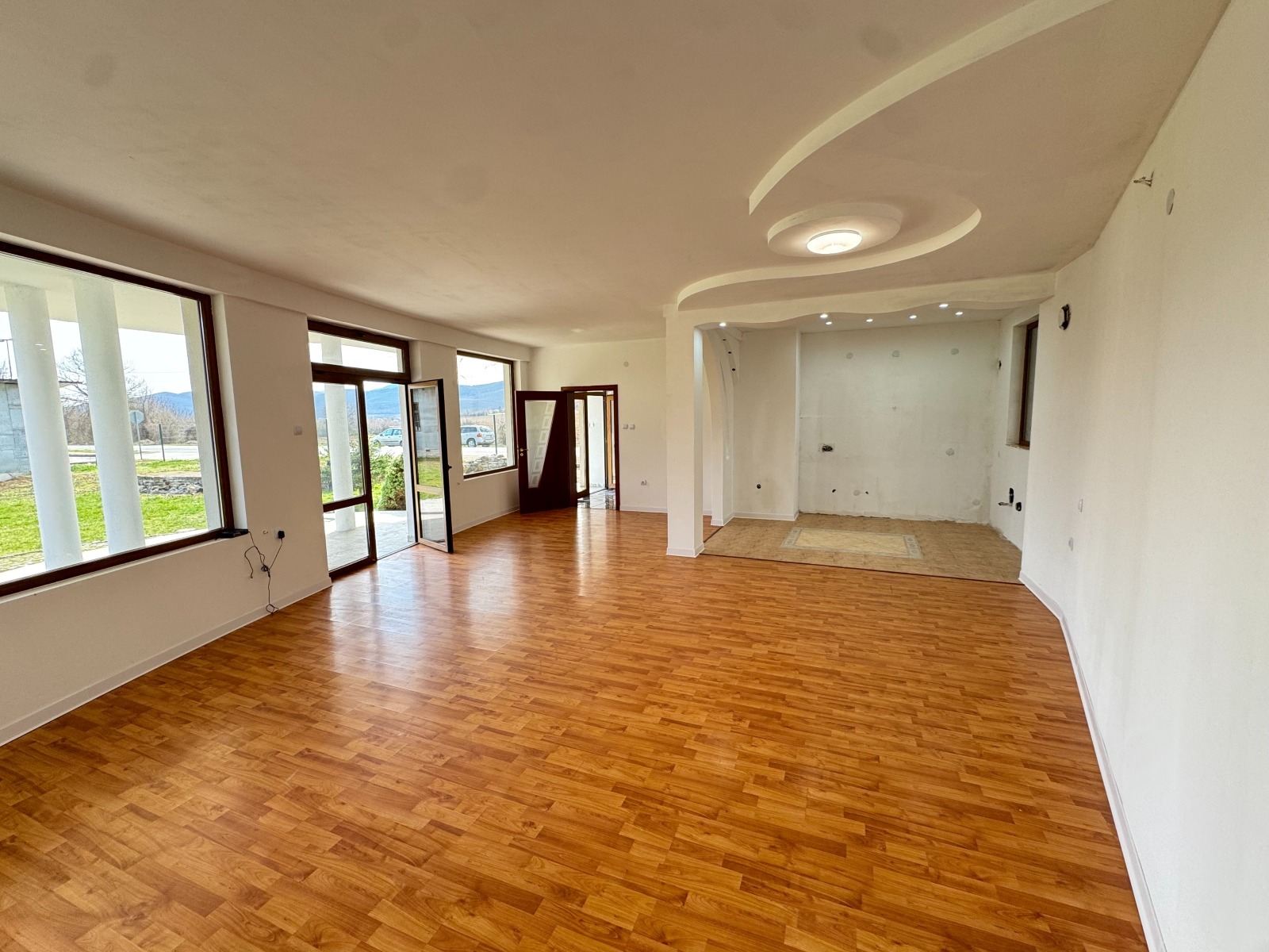 Продава КЪЩА, с. Брестница, област Ловеч, снимка 8 - Къщи - 54079519