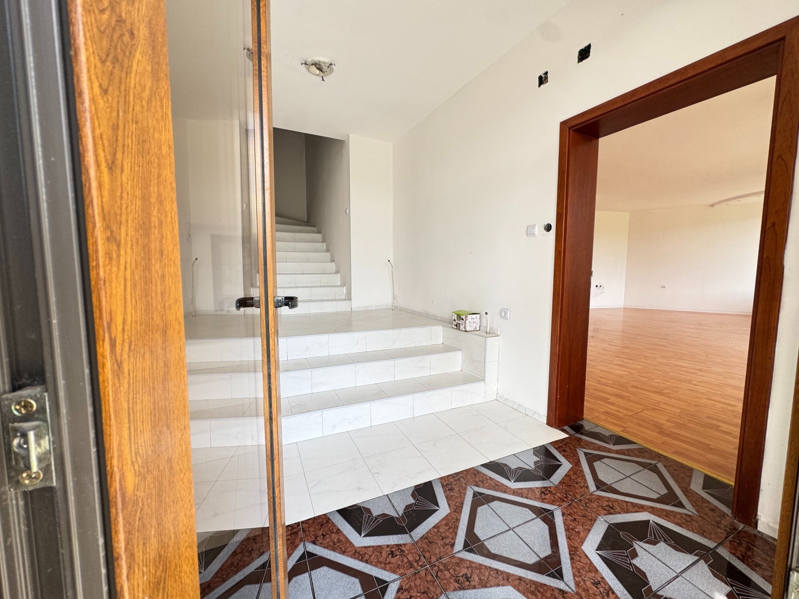 Продава КЪЩА, с. Брестница, област Ловеч, снимка 6 - Къщи - 54079519