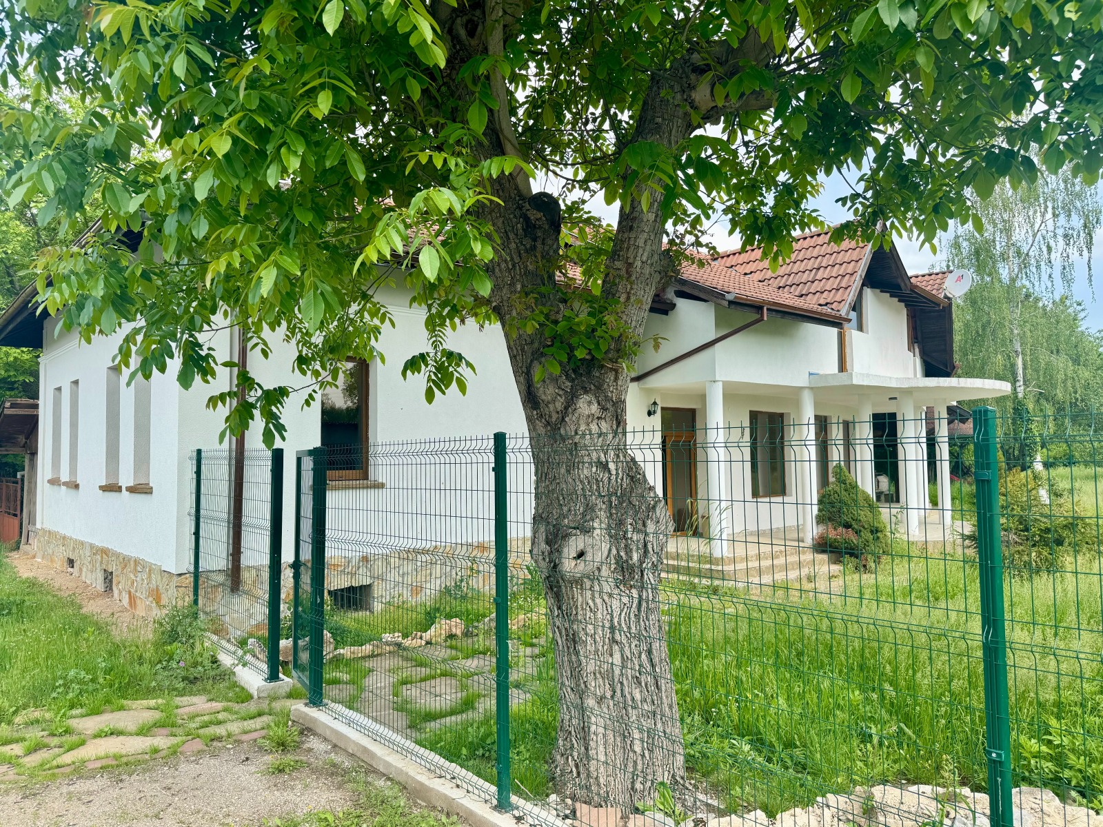 Продава КЪЩА, с. Брестница, област Ловеч