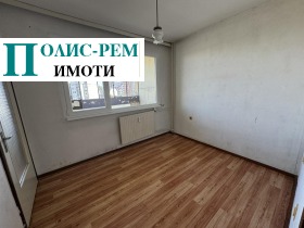 3-стаен град София, Сердика 8