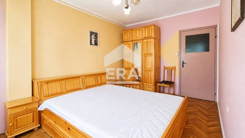 Продава МНОГОСТАЕН, гр. Търговище, Боровец, снимка 13 - Апартаменти - 54440751