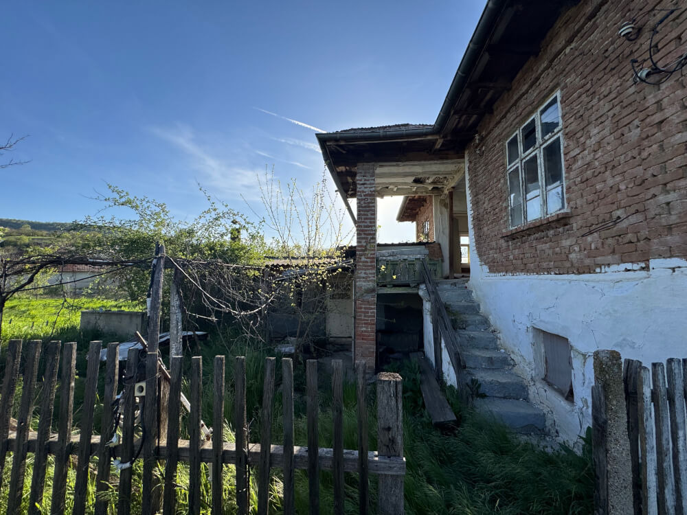 Продава КЪЩА, с. Комарево, област Варна, снимка 2 - Къщи - 54415953