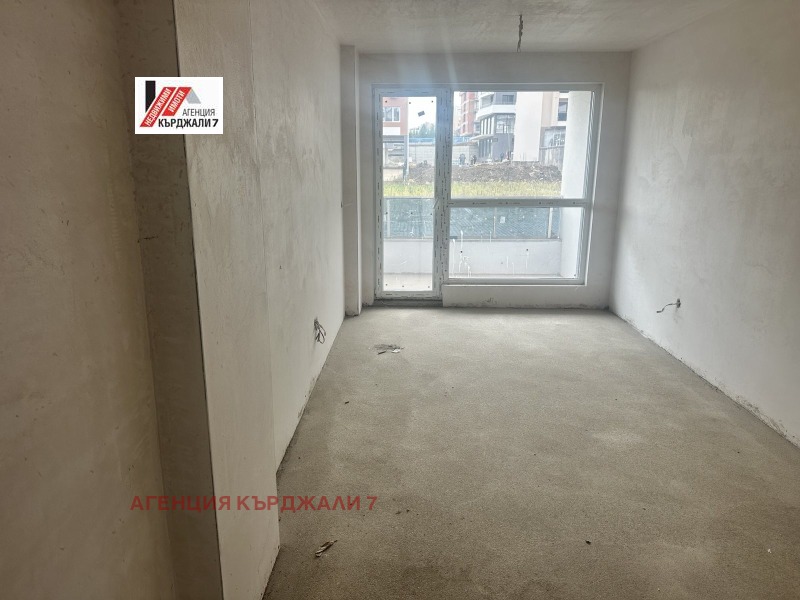 Продава 2-СТАЕН в град Кърджали, Възрожденци - 86 кв.м / 77 400 € » 151 381.24 лв., АГЕНЦИЯ КЪРДЖАЛИ 7