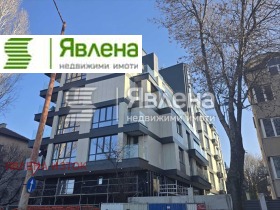 3-стаен град София, Редута 7