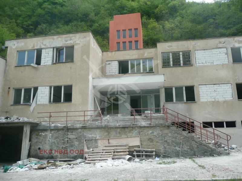 Продава БИЗНЕС ИМОТ, гр. Лъки, област Пловдив