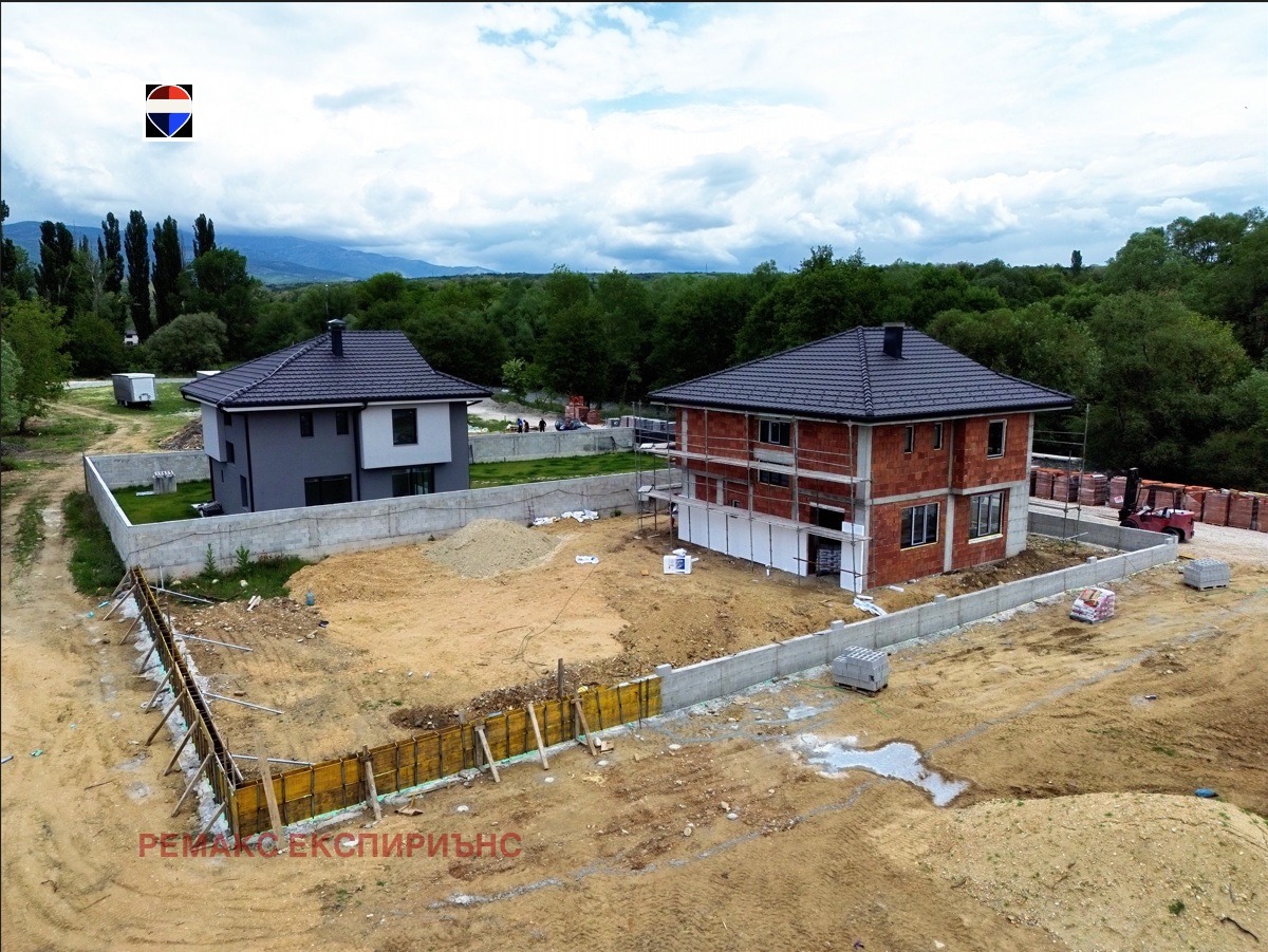 Продава КЪЩА, с. Бараково, област Кюстендил, снимка 2 - Къщи - 54405356