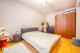 1 chambre Lyatno kino Trakiya, Varna 3